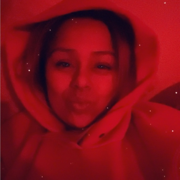 Meet your Posher, Leticia - Picture 1 of 1